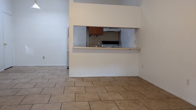 Photo - 134 N Troy Ave Unidad A