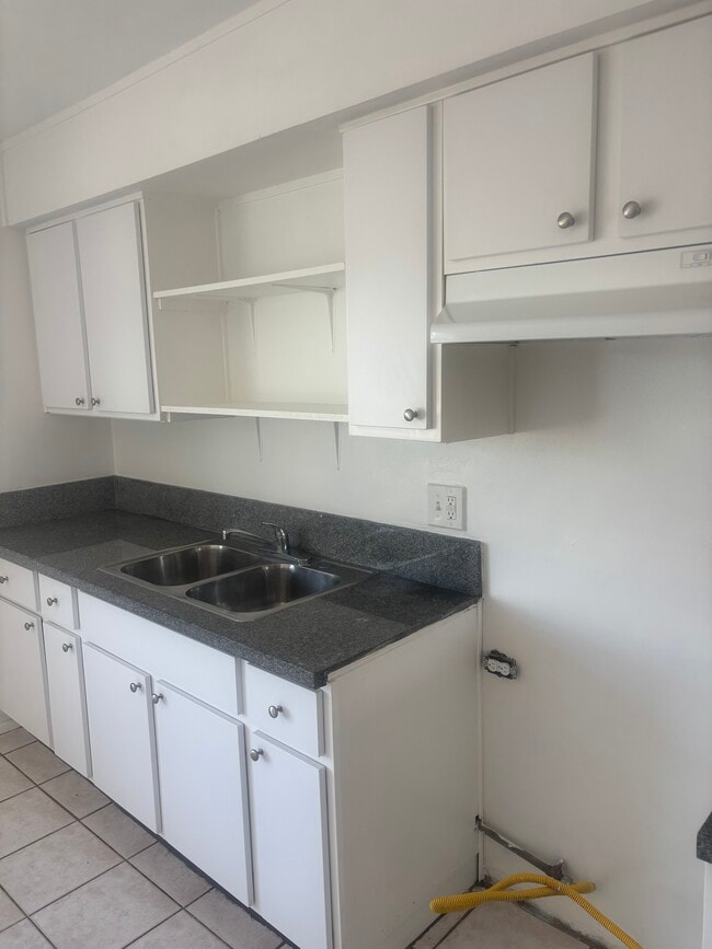 Photo - 5926 Atlantic Ave Unit B