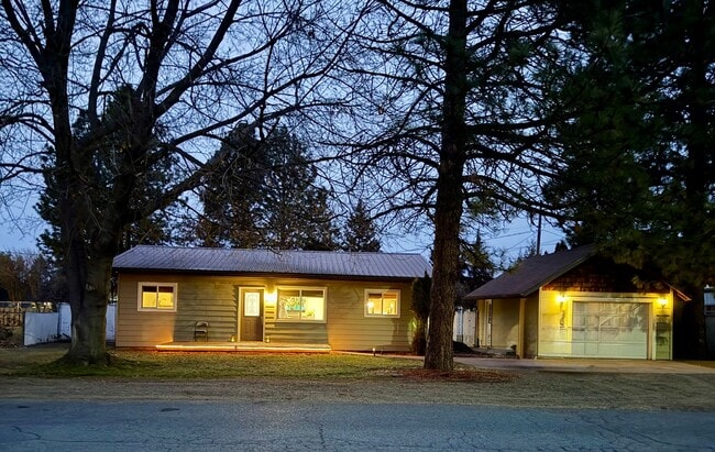 Building Photo - 10202 White Birch Ln