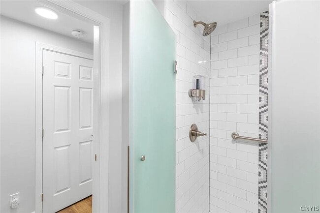 Photo - 7849 Kellogg St