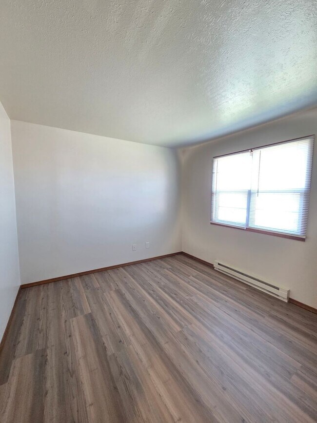 6012 Boxwood Dr Unit 4