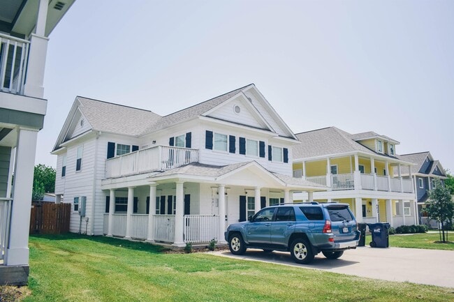Photo - 601 Highlands St
