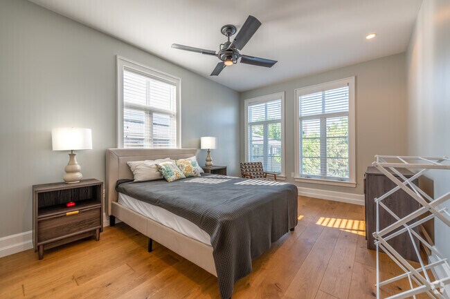 2 BR, 1 BA - 750 SQ FT