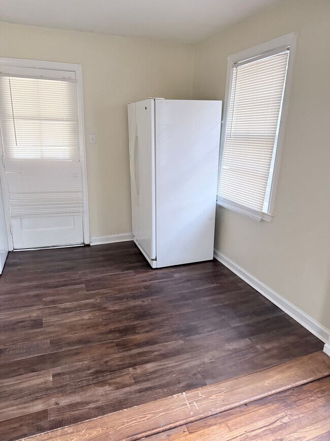 Photo - Derenne Dr Rental