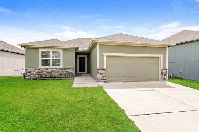 Building Photo - 4BR/3BA | Newly Renovated Single Family Home | 1-Car Garage | In Peculiar!