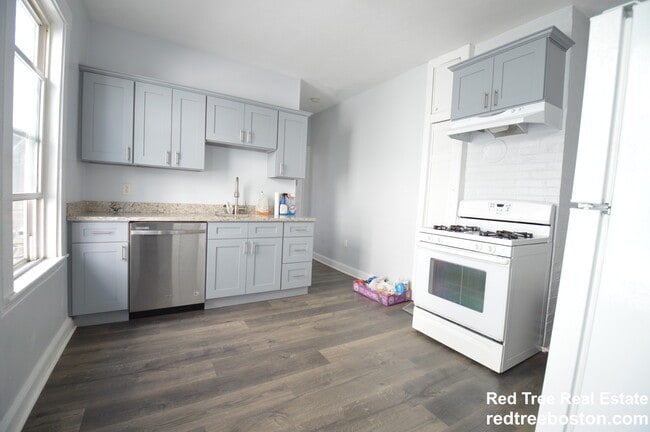 Building Photo - 31 Chester St Unit 1