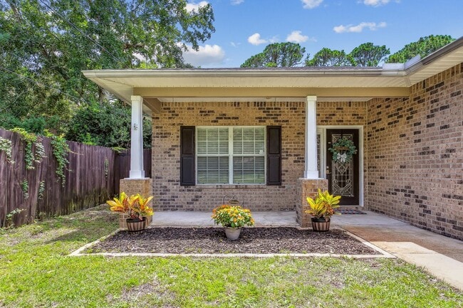 Photo - Four Bedroom with Outdoor Kitchen in Shalimar