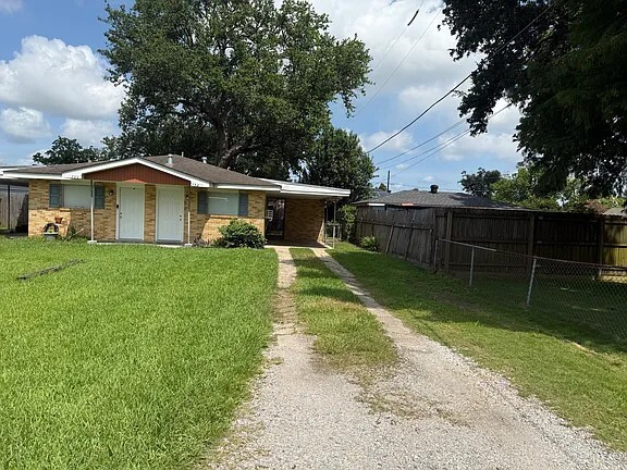 driveway /covered parking
