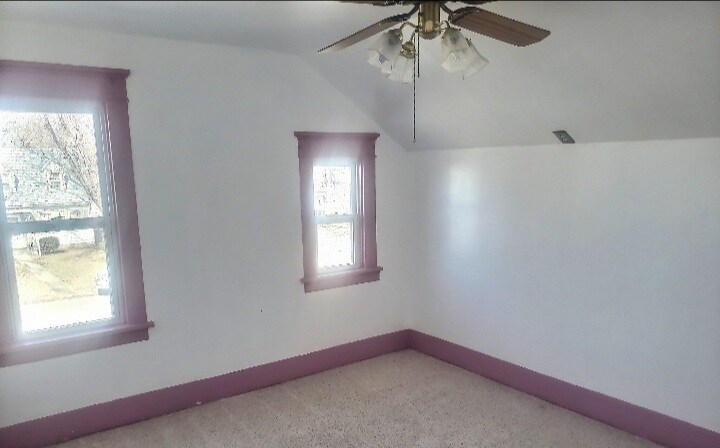 Photo - 839 W 5th St