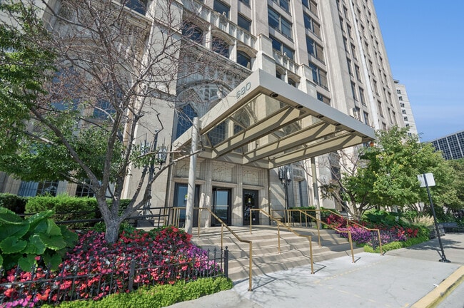 Building Photo - 680 N Lake Shore Dr Unit 1219