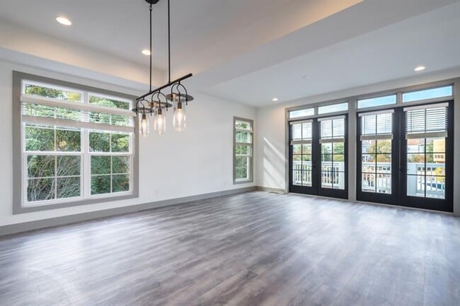 Photo - 42 Becker Pl NW