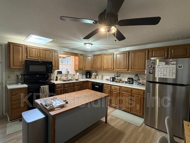Building Photo - 129 Cindie Ln