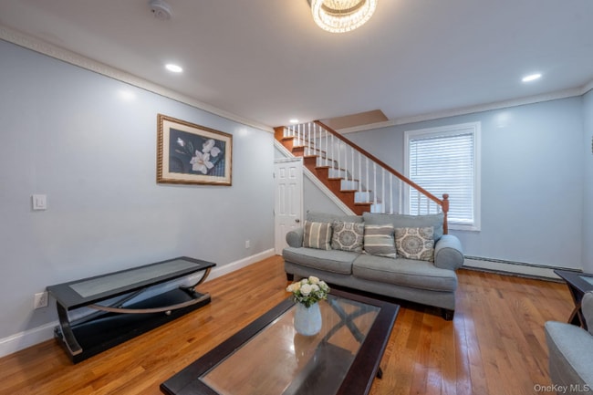 Photo - 116-01 221st St