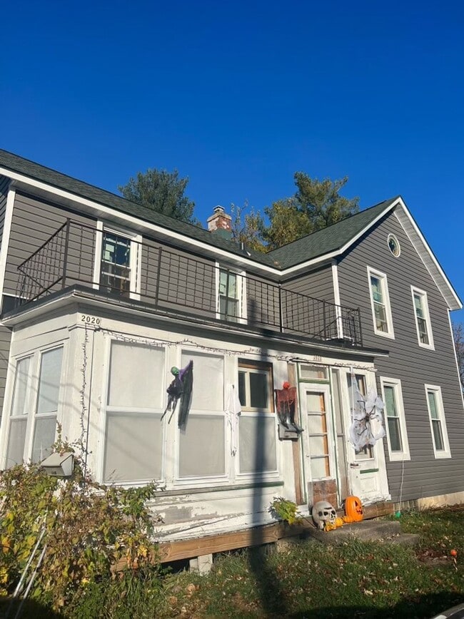 Building Photo - Adabell Coolidge Unit 2020 Coolidge Court