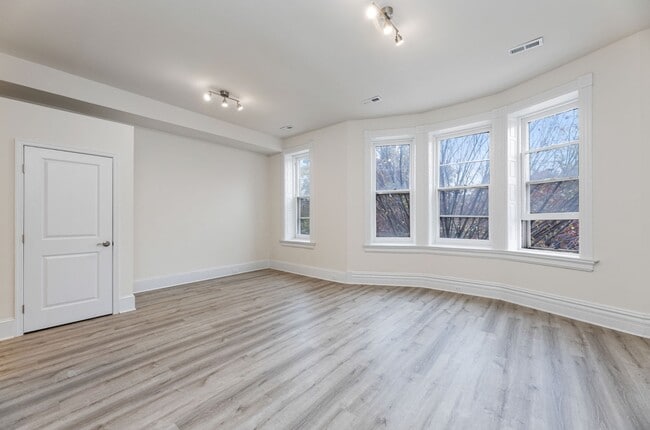 Photo - 1916 Eutaw Pl