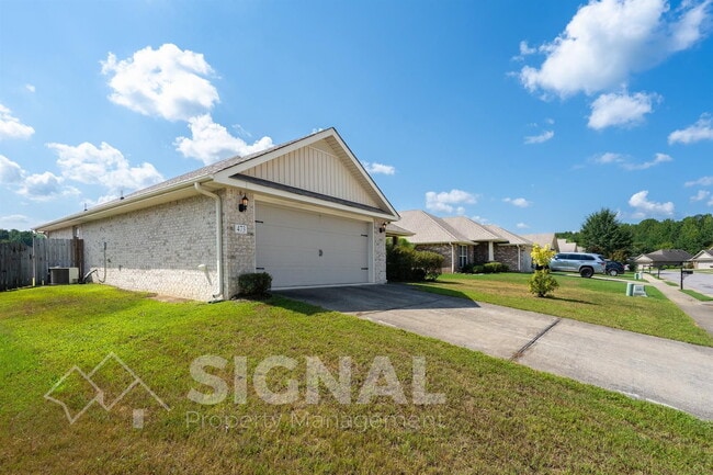 Photo - 473 River Crest Dr N