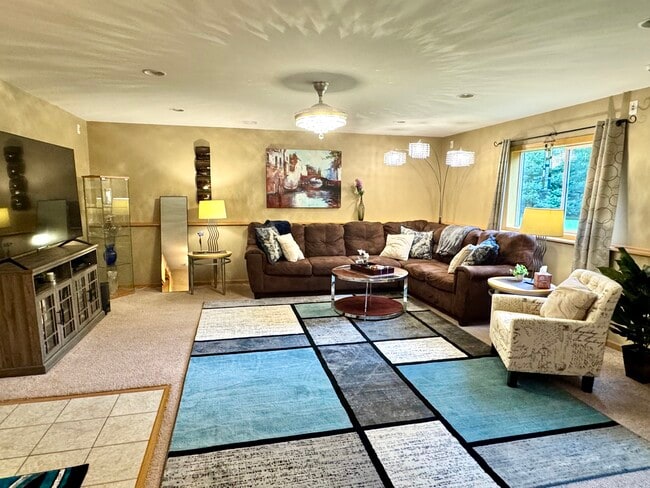 Photo - 333 Pebble Rd N