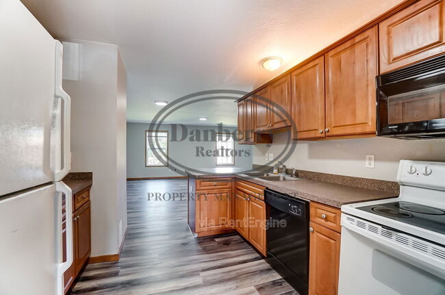 Photo - 1113 N Byrne Rd