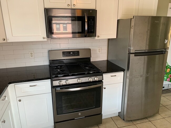 378 Thames St Unit 2