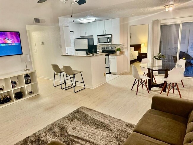 Photo - 11538 Westwood Blvd Unit 227