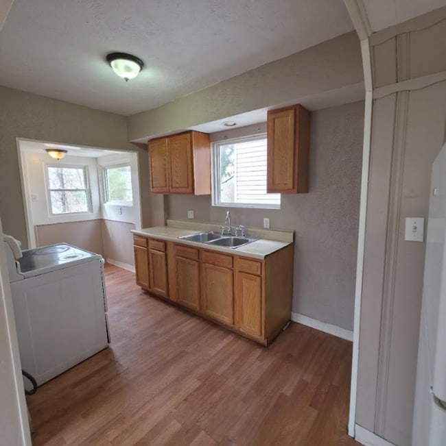 Photo - Single Family Home 4 Bedroom and 1.5 Bath For Rent