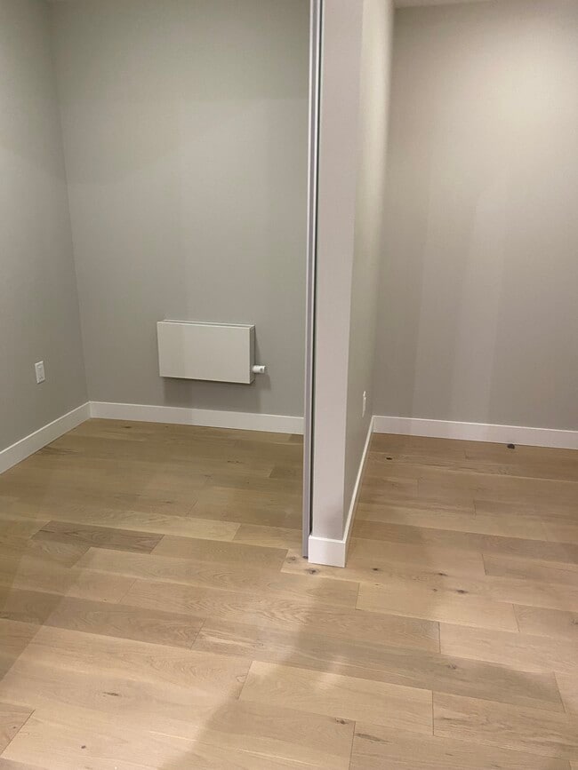 Photo - 8761 University Cres Unit 305-8761 University Cresc