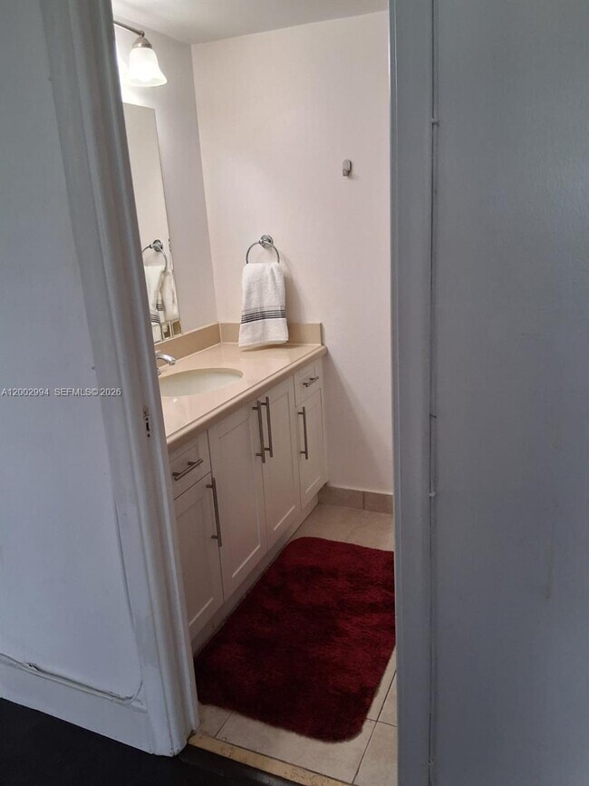 Photo - 301 NE 14th Ave Unit 202