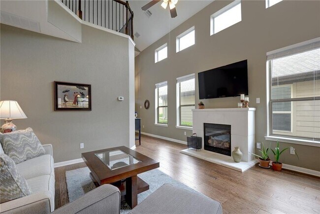 Photo - 7233 Menchaca Rd