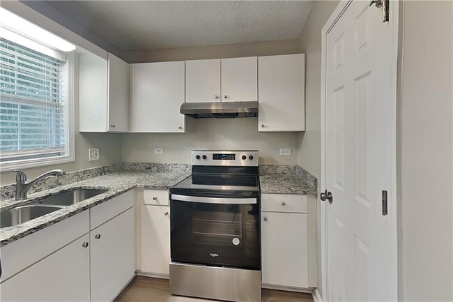 Photo - 102 Ashford Dr