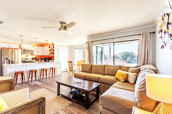 Building Photo - 4000 Gulf Terrace Dr Unit ID1285940P Rental