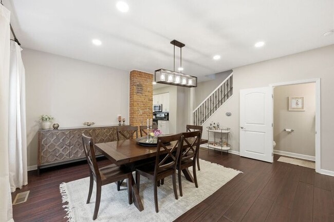 621 Reinhard Ave