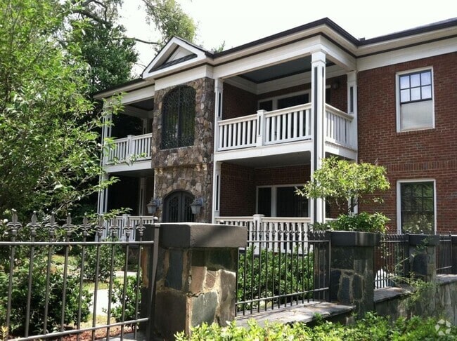 Building Photo - 685 Penn Ave NE Rental