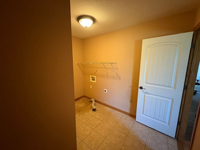 Photo - 2-bedroom, 2-bath Duplex in Champaign, IL