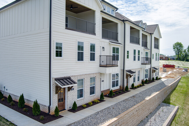 Building Photo - 1421 Spring Pointe Ln Rental