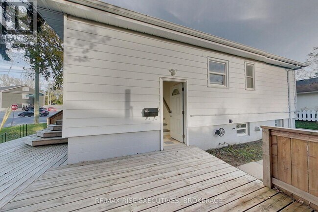 Photo - 2 Howard Crescent Unit 2