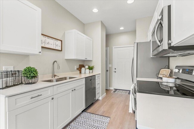 Photo - 4328 Spruce Creek Dr Townhome