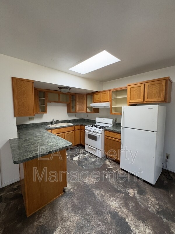 Photo - 1367 Young Ave SW