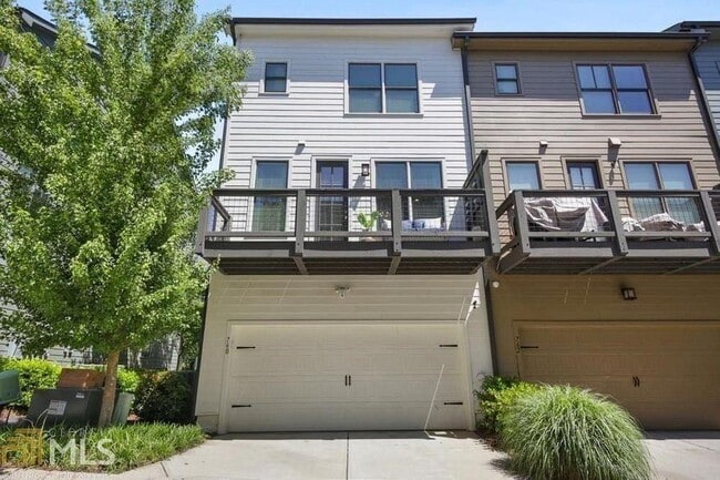 Photo - 760 Winton Way