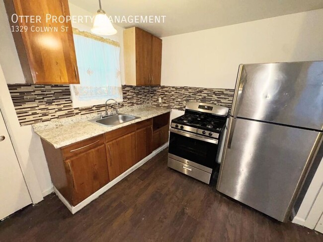 4BR/2BA Bright & Spacious North Philly Home - 4BR/2BA Bright & Spacious North Philly Home