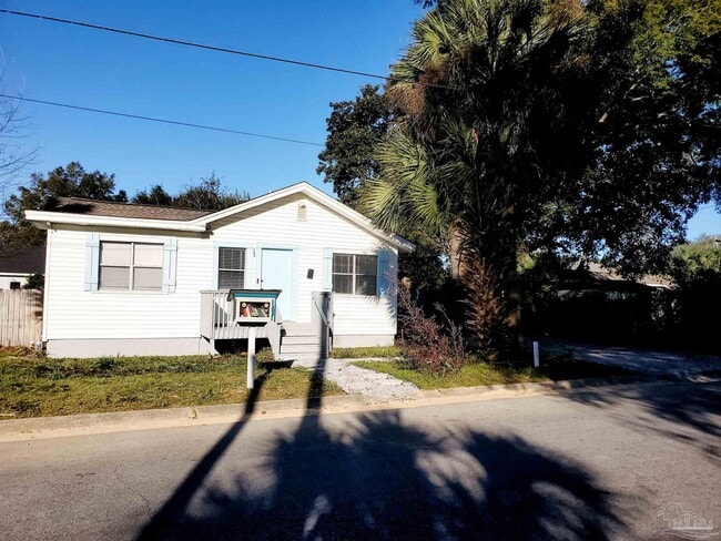 Photo - 1215 N C St