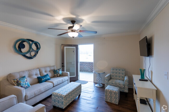 2BR, 2BA - 1,130SF - Nicholas Place Apartments
