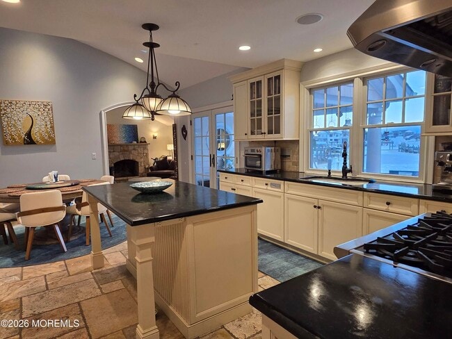 Photo - 1518 Laguna Dr