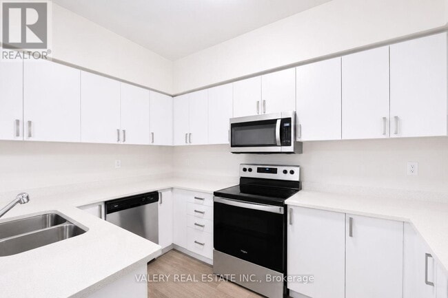 Photo - 20 Woodstream Dr