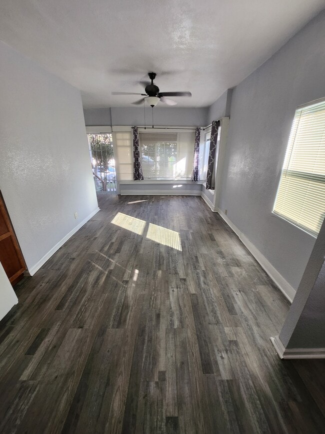 Photo - 416 W 5th St