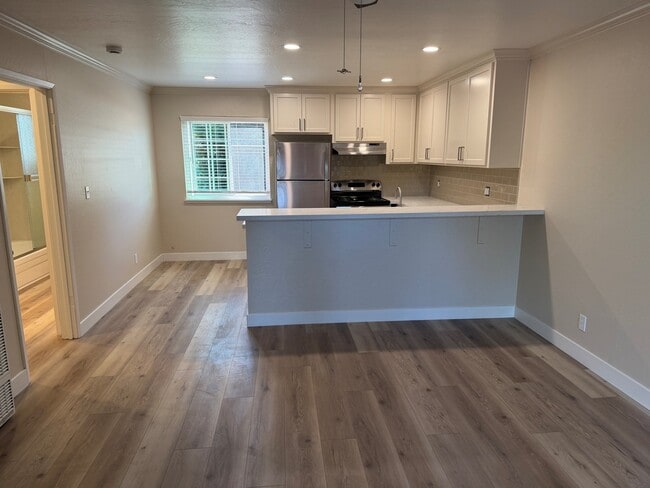 Building Photo - 2066 Fruitdale Ave