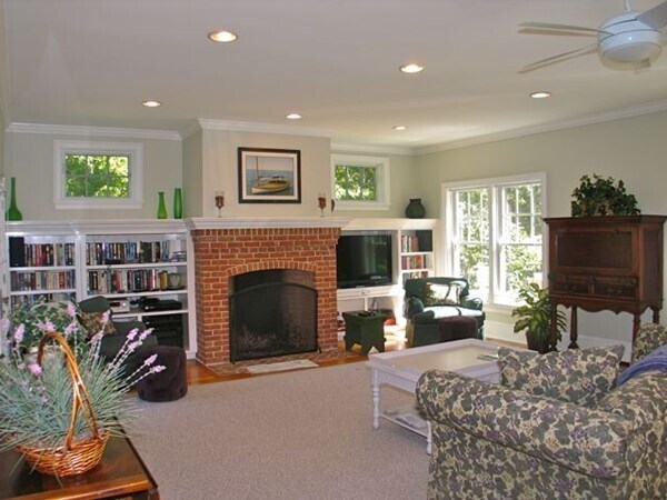 37 Mempremagog Ave