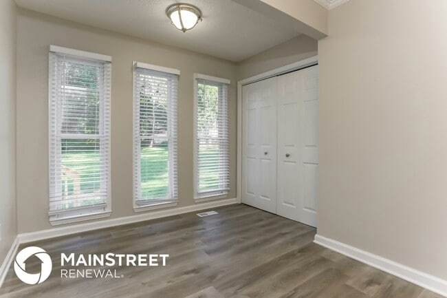 Photo - 43 1st Ave E