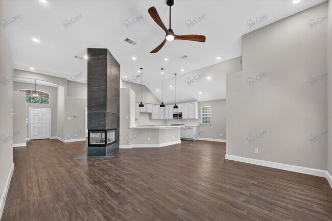 Photo - 739 Kilbridge Ln