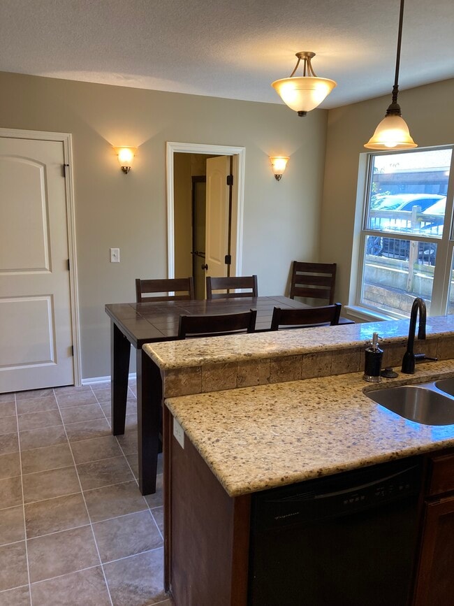 4522 Roanoke Pkwy Unit A