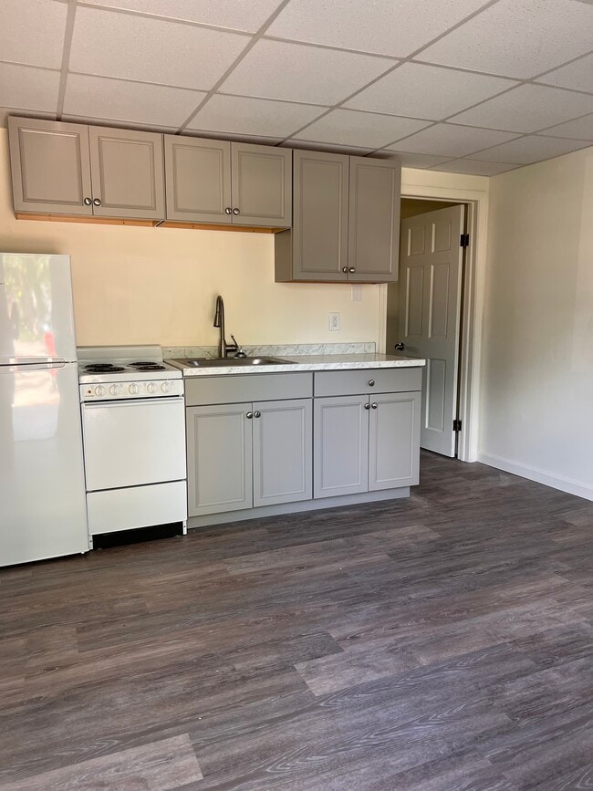 Building Photo - 2 Melvin Ave Unit 4